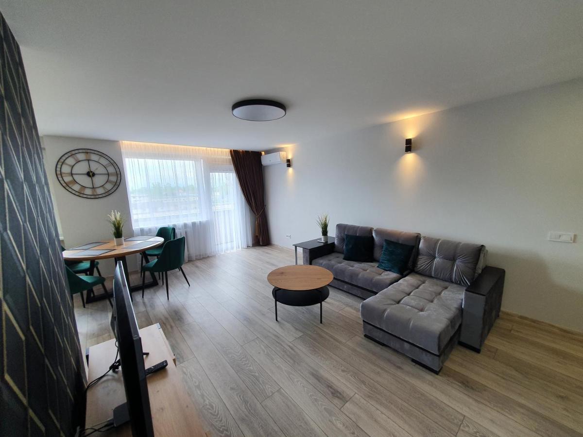 2-Bedrooms Apartment In City Center Siauliai Esterno foto